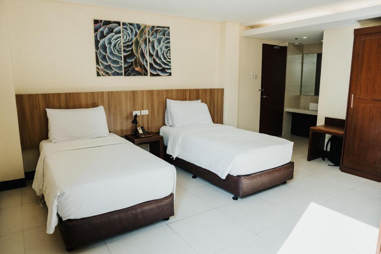 Ocean Suites Bohol Boutique Hotel Tagbilaran City Exteriör bild